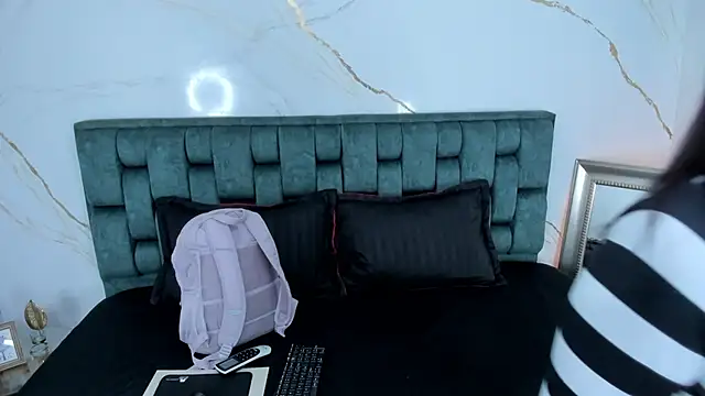 Snapshot of fierygroup chatting on November 23, 12:54 am fierygroup online show from November 23, 12:54 am