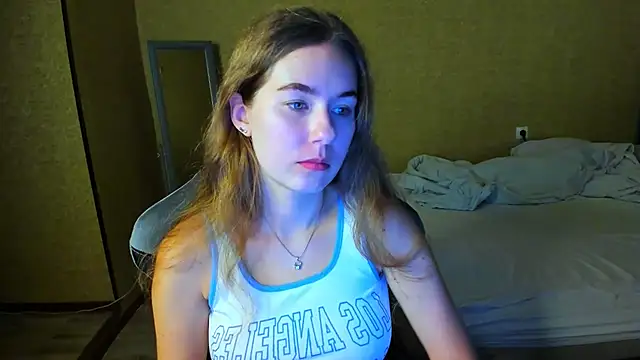 EmilyPaw online show from July 18, 6:23 pm