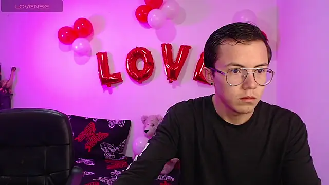 Tina 4 Charlie online show from February 13, 12:00 pm