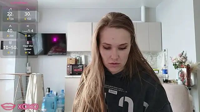 Snapshot of DianaShermy chatting on January 13, 1:27 pm DianaShermy online show from January 13, 1:27 pm