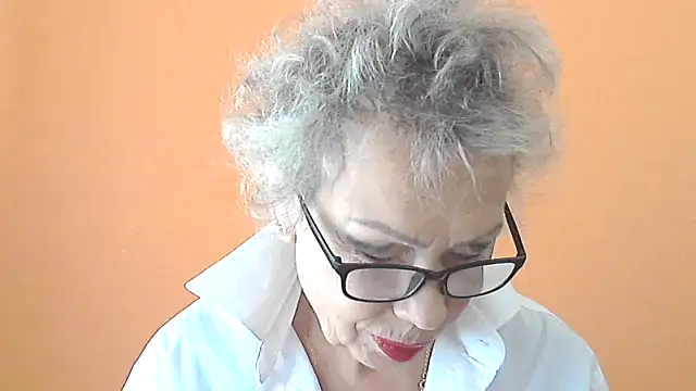 NessyJenixs online show from September 20, 6:36 am