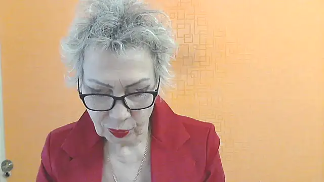 NessyJenixs online show from February 8, 8:29 am