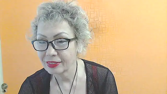 NessyJenixs online show from March 31, 6:47 am