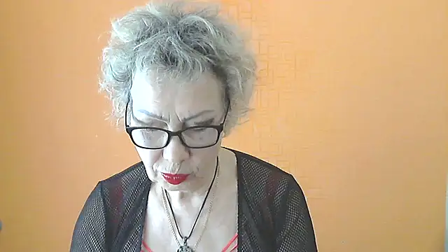 NessyJenixs online show from April 8, 6:24 am