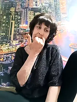 Laura Kiss online show from April 15, 2:57 pm