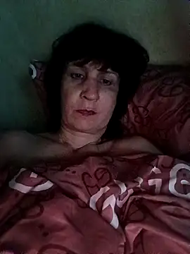 Laura Kiss online show from April 21, 9:39 pm