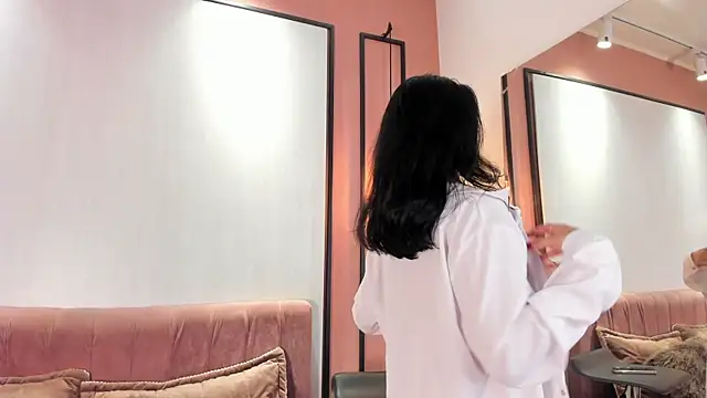 Snapshot of fiorella_paris chatting on March 6, 4:19 am fiorella paris online show from March 6, 4:19 am