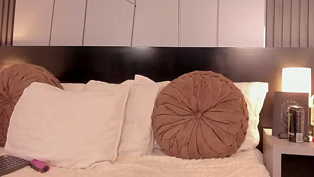 Snapshot of fiorella_paris chatting on September 28, 8:14 pm fiorella paris online show from September 28, 8:14 pm