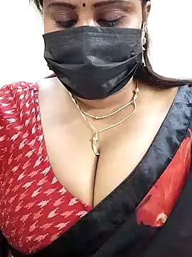 Snapshot of Queenflowerr chatting on January 28, 6:07 pm Queenflowerr online show from January 28, 6:07 pm