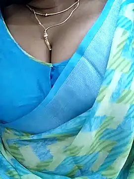 Snapshot of Queenflowerr chatting on February 1, 5:26 pm Queenflowerr online show from February 1, 5:26 pm