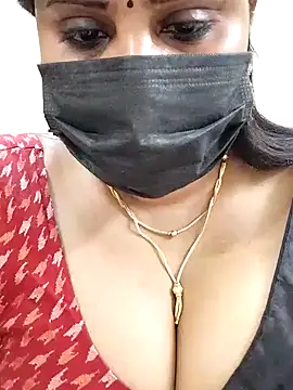 Snapshot of Queenflowerr chatting on February 6, 5:25 am Queenflowerr online show from February 6, 5:25 am