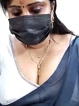 Snapshot of Queenflowerr chatting on February 10, 10:19 pm Queenflowerr online show from February 10, 10:19 pm