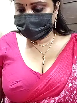 Snapshot of Queenflowerr chatting on February 14, 10:28 am Queenflowerr online show from February 14, 10:28 am