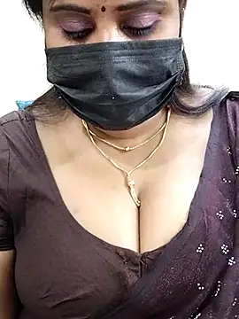 Snapshot of Queenflowerr chatting on February 15, 6:12 pm Queenflowerr online show from February 15, 6:12 pm