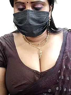 Snapshot of Queenflowerr chatting on February 15, 10:42 pm Queenflowerr online show from February 15, 10:42 pm