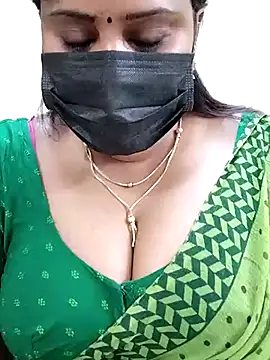 Snapshot of Queenflowerr chatting on February 19, 12:25 am Queenflowerr online show from February 19, 12:25 am