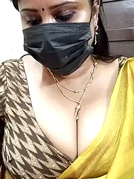 Snapshot of Queenflowerr chatting on March 4, 10:35 am Queenflowerr online show from March 4, 10:35 am