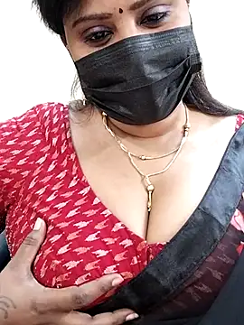 Snapshot of Queenflowerr chatting on March 6, 2:30 am Queenflowerr online show from March 6, 2:30 am