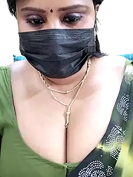 Snapshot of Queenflowerr chatting on March 9, 11:36 am Queenflowerr online show from March 9, 11:36 am