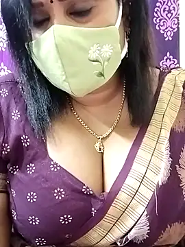 Snapshot of Queenflowerr chatting on October 16, 7:26 pm Queenflowerr online show from October 16, 7:26 pm