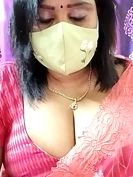 Snapshot of Queenflowerr chatting on October 25, 5:08 pm Queenflowerr online show from October 25, 5:08 pm