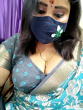 Queenflowerr online show from March 28, 4:50 pm