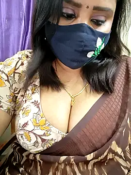 Queenflowerr online show from March 30, 8:15 am