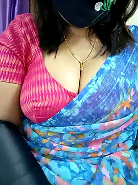 Queenflowerr online show from March 31, 5:02 pm