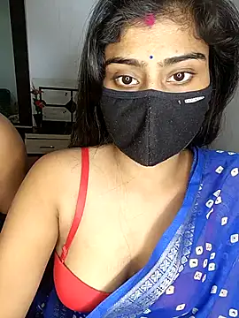 Snapshot of Love-N chatting on November 13, 5:23 pm Love-N online show from November 13, 5:23 pm