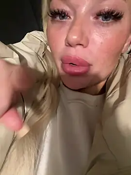 blissdimicco online show from February 15, 3:50 pm