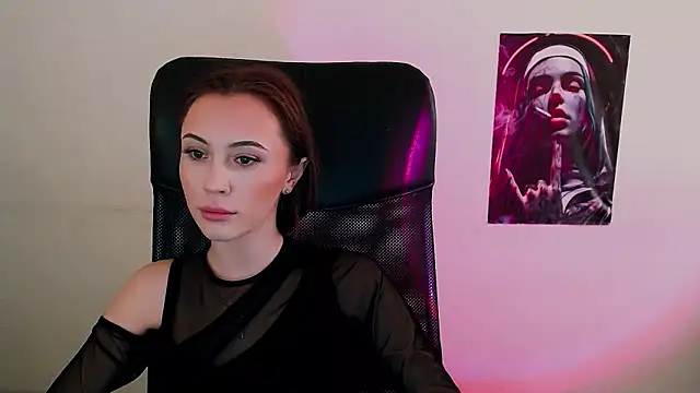 Nikonara Love online show from March 18, 12:25 pm