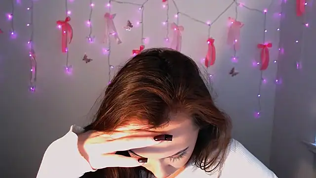 Nikonara Love online show from December 15, 1:15 pm