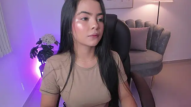 Layla Breezee online show from March 21, 9:36 am