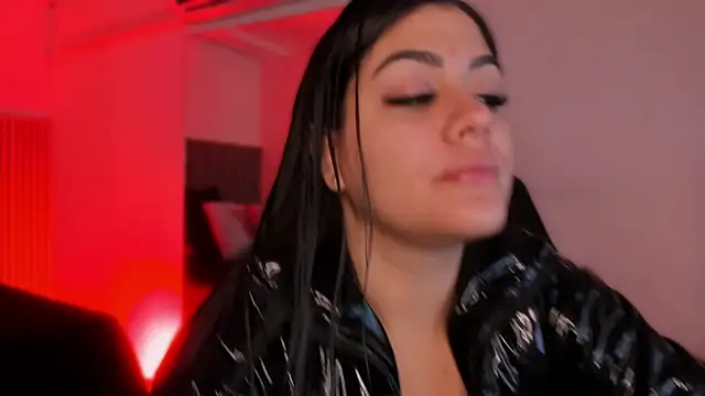 bonnieAn online show from April 15, 11:28 am