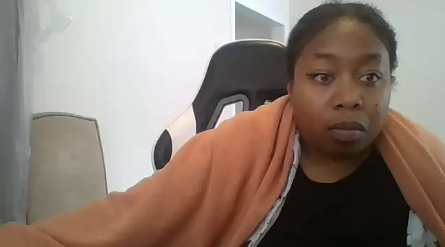 Snapshot of angeliquebelcali chatting on February 20, 8:14 pm angeliquebelcali online show from February 20, 8:14 pm