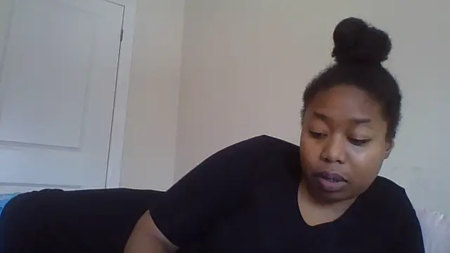 Snapshot of angeliquebelcali chatting on February 24, 6:36 pm angeliquebelcali online show from February 24, 6:36 pm