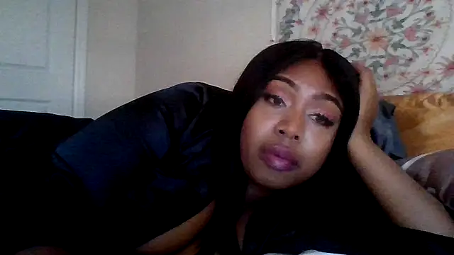 Snapshot of angeliquebelcali chatting on September 13, 10:20 pm angeliquebelcali online show from September 13, 10:20 pm