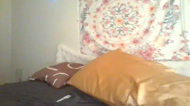 Snapshot of angeliquebelcali chatting on September 25, 2:15 am angeliquebelcali online show from September 25, 2:15 am