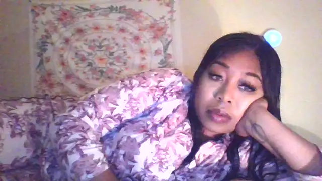 Snapshot of angeliquebelcali chatting on October 16, 11:39 pm angeliquebelcali online show from October 16, 11:39 pm