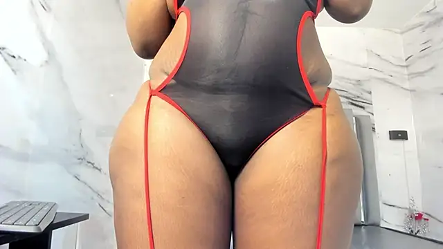 Snapshot of nefertiti_ebony chatting on February 10, 6:09 am nefertiti ebony online show from February 10, 6:09 am