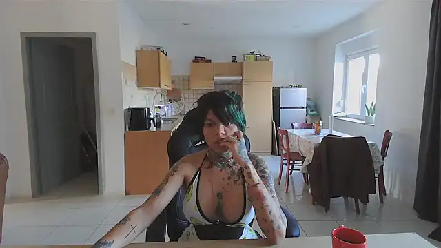 serena  vedette online show from February 1, 9:54 am