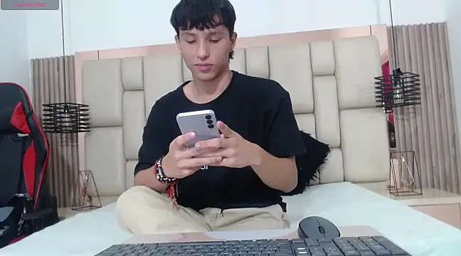 Snapshot of MarckPassion chatting on February 3, 12:57 pm MarckPassion online show from February 3, 12:57 pm