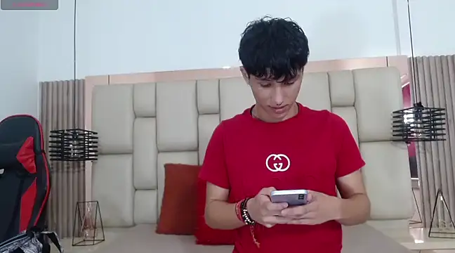 Snapshot of MarckPassion chatting on February 5, 12:38 pm MarckPassion online show from February 5, 12:38 pm