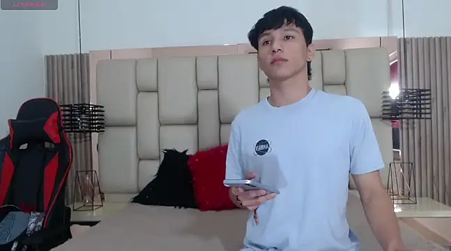 Snapshot of MarckPassion chatting on February 7, 12:39 pm MarckPassion online show from February 7, 12:39 pm