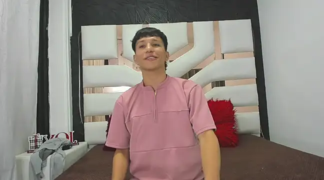 Snapshot of MarckPassion chatting on February 21, 1:11 pm MarckPassion online show from February 21, 1:11 pm