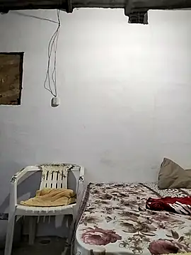 Snapshot of Ant1990 chatting on February 26, 4:03 am Ant1990 online show from February 26, 4:03 am