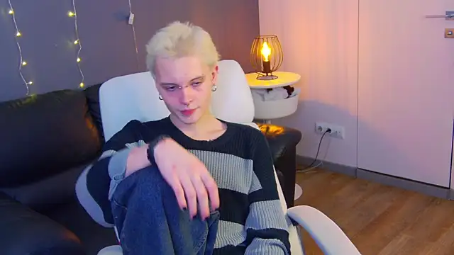 Snapshot of DemianEnglen chatting on January 21, 12:57 am DemianEnglen online show from January 21, 12:57 am