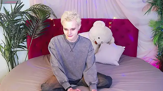 Snapshot of DemianEnglen chatting on February 4, 8:38 pm DemianEnglen online show from February 4, 8:38 pm