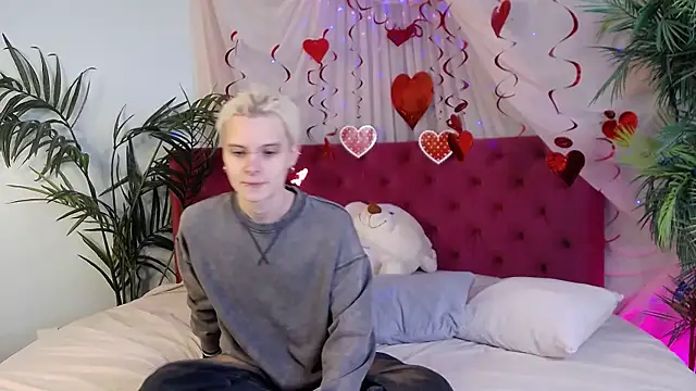 Snapshot of DemianEnglen chatting on February 14, 9:43 pm DemianEnglen online show from February 14, 9:43 pm