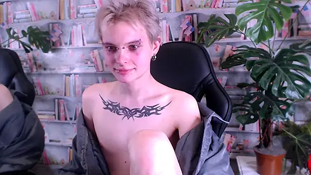 Snapshot of DemianEnglen chatting on March 20, 5:35 am DemianEnglen online show from March 20, 5:35 am